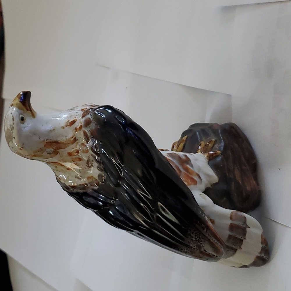 EAGLE STATUE SMALL
